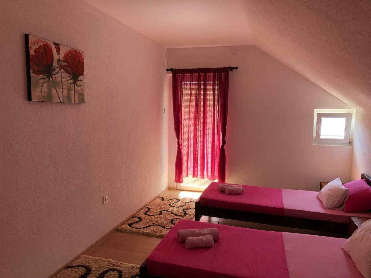 Apartman Nina2 Рісан Екстер'єр фото